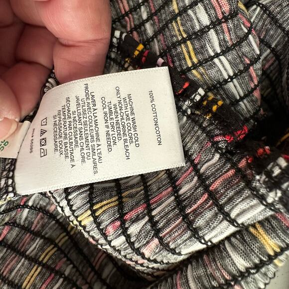 Women's Express One Eleven Bandeau Smocked Sleeveless Crop Top- Black Multi-Size - Picture 4 of 5